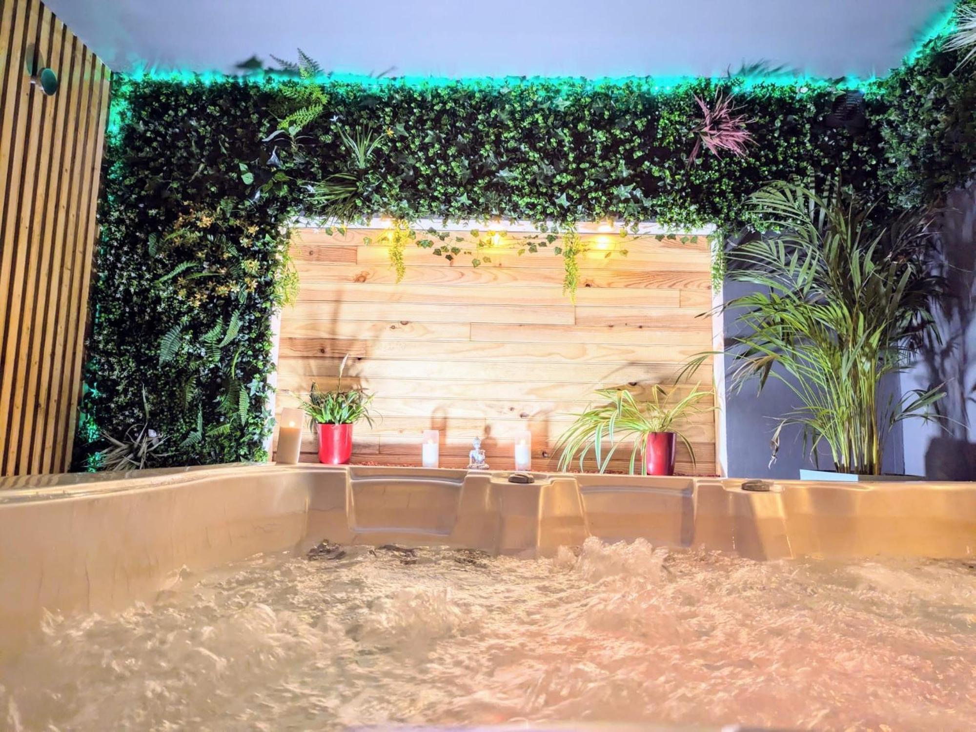 L'Alcove Du 510 - Spa - Chambre Romantique - Sauna - Salle De Jeux 몽토방 외부 사진